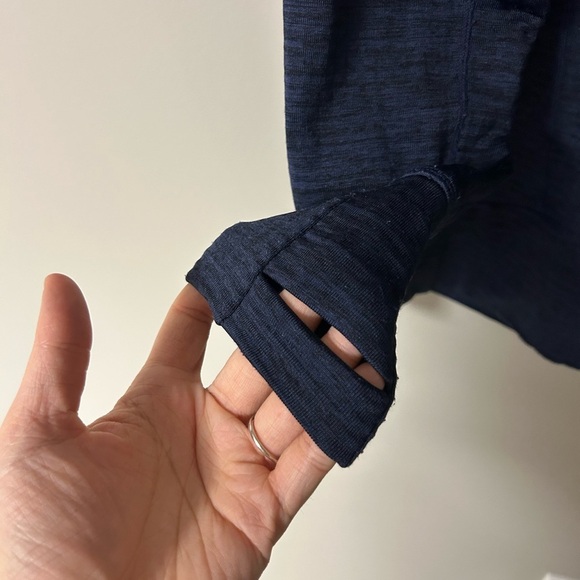 New Balance Heat Navy Blue Pullover - Picture 3 of 4